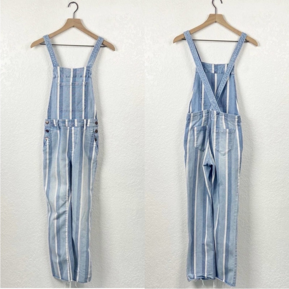 BCBG generation blue and off white denim striped overalls 25